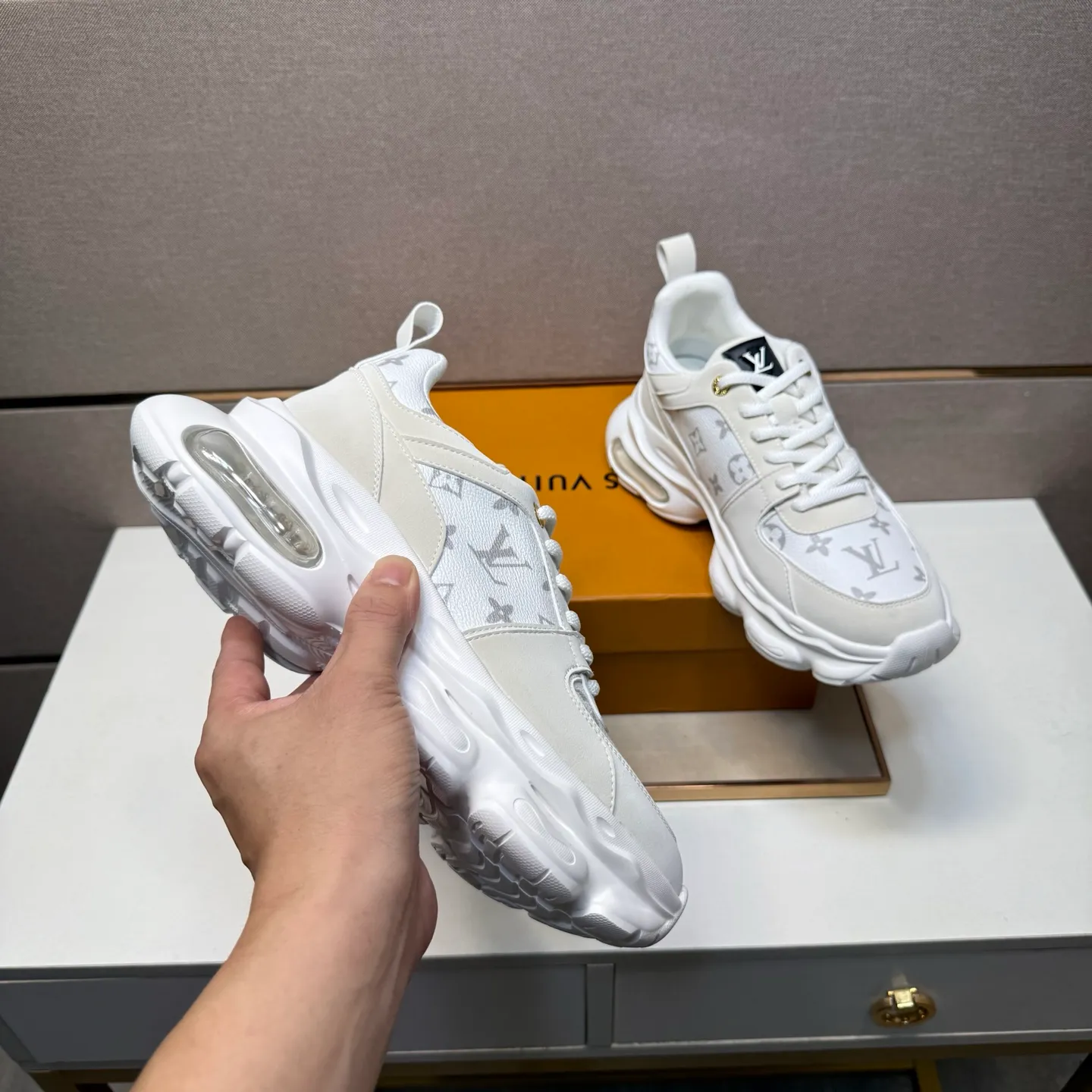 ⬛️Men's shoes 💰p462【LV～】Men's casual shoes 2025z cabinet sales simultaneously 🔶Size: 38-44 #️⃣ 🔷5 colors🔜The upper is made of multi-material splicing➕Mesh lining, comfortable and breathable, sole: original comfortable and wear-resistant outsole, ⚠️real thing📱photographed🎬real thing is better📢📢📢